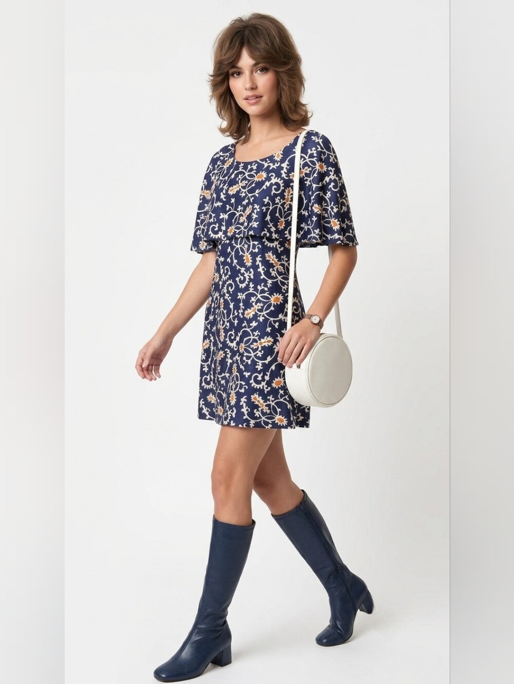 Vintage 1960s / 1970s Mod Floral Scoop Neck Mini Dress S
